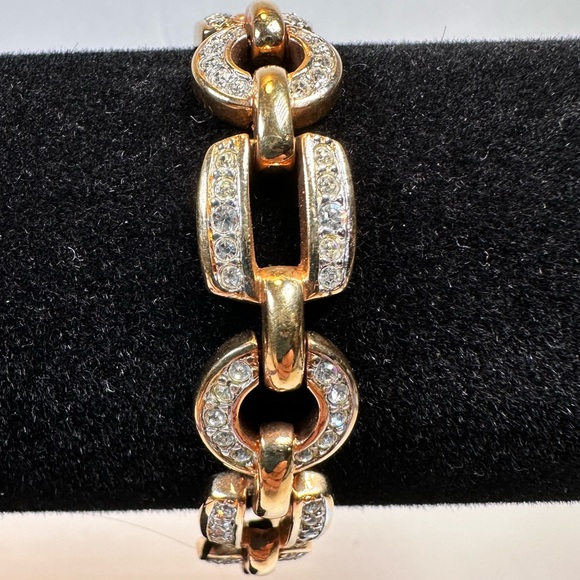 Swarovski Jewelry - Swarovski Swan square & round link bracelet Swarovski crystal gold tone